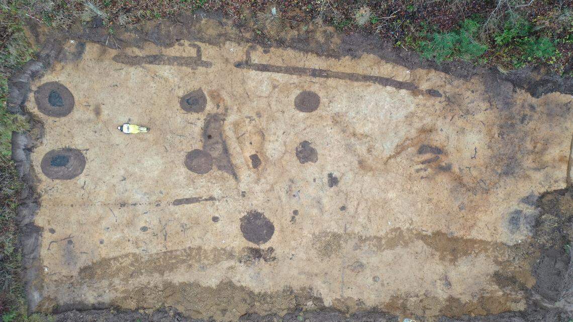 Museum archaeologists in Hune found the ruins of a massive hall, a place where Vikings once gathered, from the time of unified Denmark’s first king.