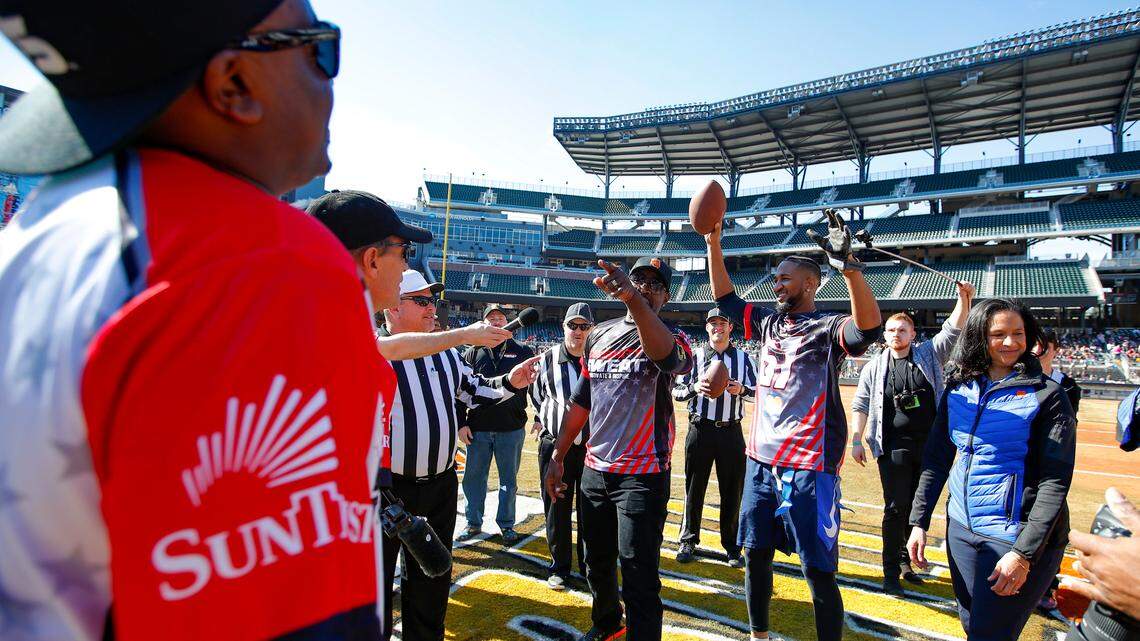 Michael Irvin and Terrell Owens headline Celebrity Flag Football and basketball games