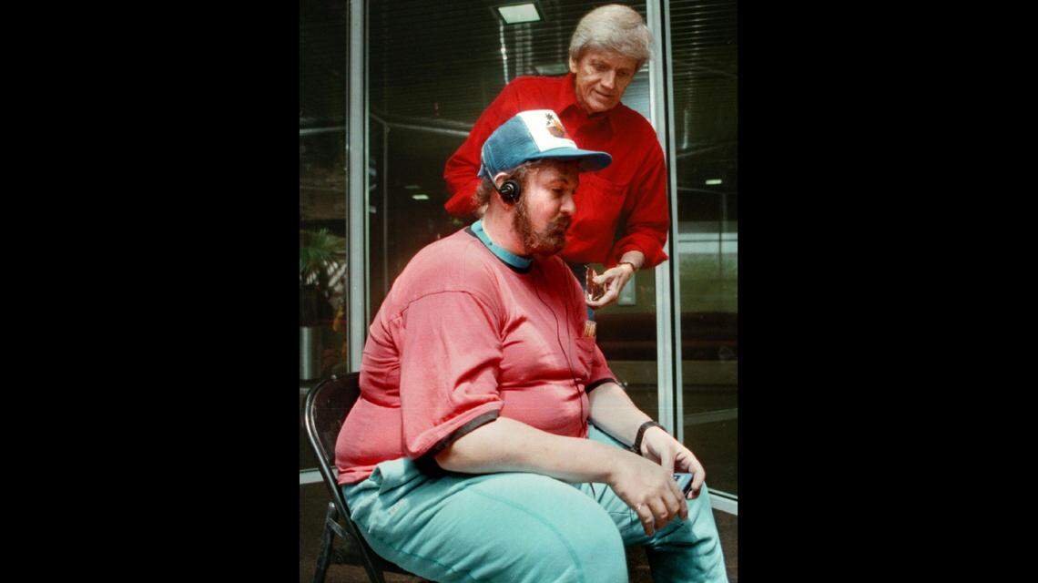 Sculptor Duane Hanson assembles his super realistic work showing a toy vendor in this April 9, 1990 file photo. This work is on display in a terminal at Fort Lauderdale-Hollywood International Airport.