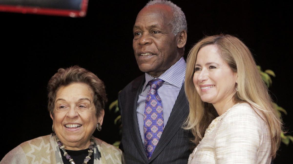 La representante federal Donna Shalala, el actor y activista Danny Glover y la representante federal Debbie Mucarsel-Powell en una actividad por el Día de Martin Luther King Jr., en el Centro de Convenciones de Miami Beach el 21 de enero del 2019.