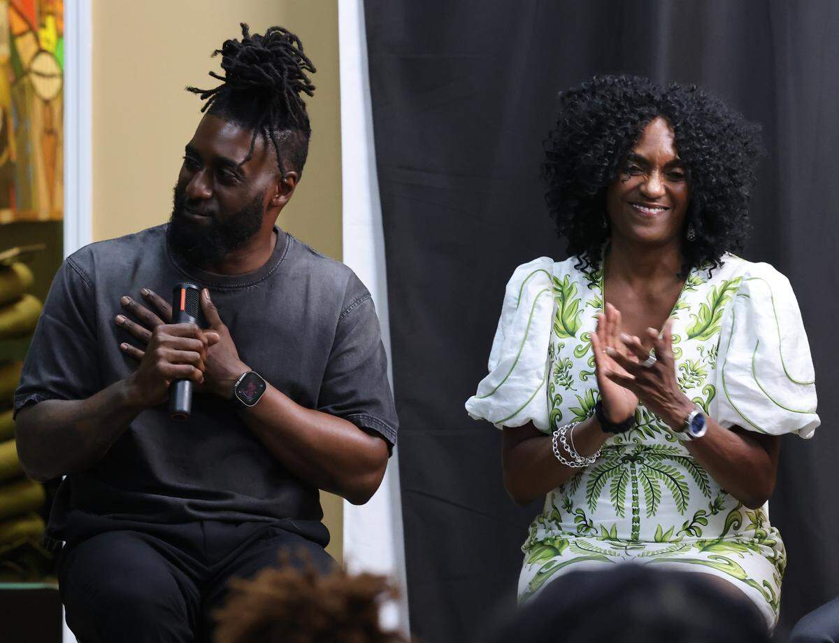 Italian Vice founder Aamir Taylor and Circle of One Marketing founder Suzan McDowell share business tips at the “Building Black Businesses” event on Tuesday, Aug. 12, 2025.