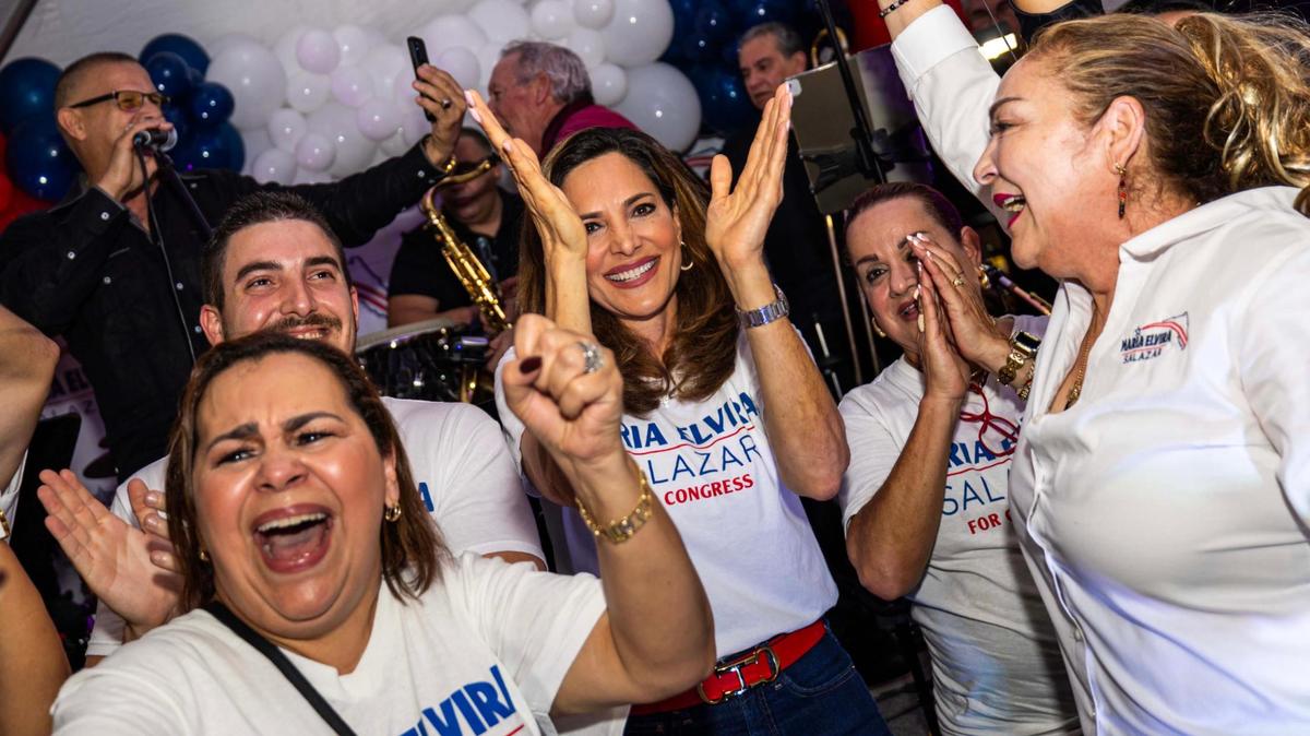 La republicana María Elvira Salazar reacciona a su victoria en el distrito congresual 27 en el restaurante Sergio’s el 5 de noviembre de 2024 en Miami.