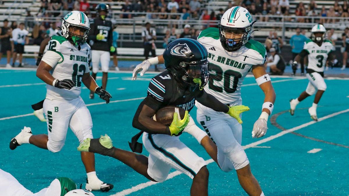 Archbishop McCarthy Mavericks running back Damien Grant (3) carries the ball against St. Brendan Sabres during football game on Thursday, September 5, 2024 at Archbishop McCarthy HS in Southwest Ranches. Andrew Uloza / for Miami Herald