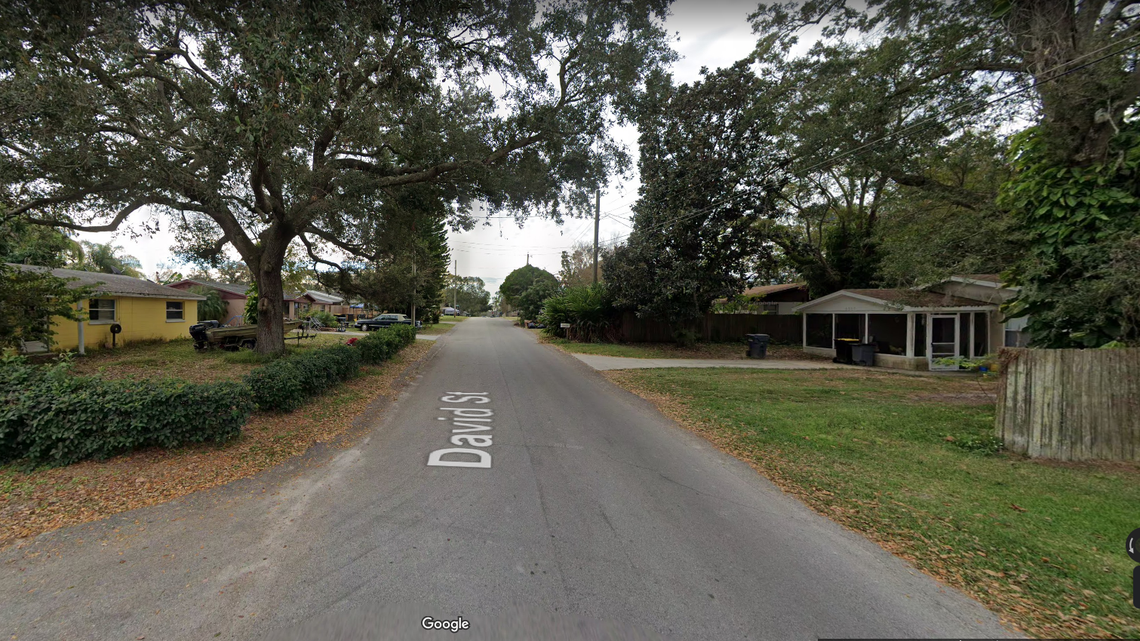 A suspect hiding from Florida deputies in his home called 911 and told officers they’re needed at his neighbor’s house, according to the Polk County Sheriff’s Office.