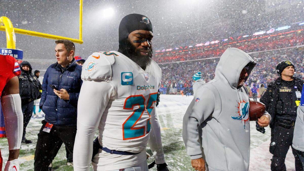 Miami Dolphins cornerback Xavien Howard (25) walks off the field after the 32-29 loss to the Buffalo Bills during an NFL football game at Highmark Stadium on Saturday, December 17, 2022 in Orchard Park, New York.