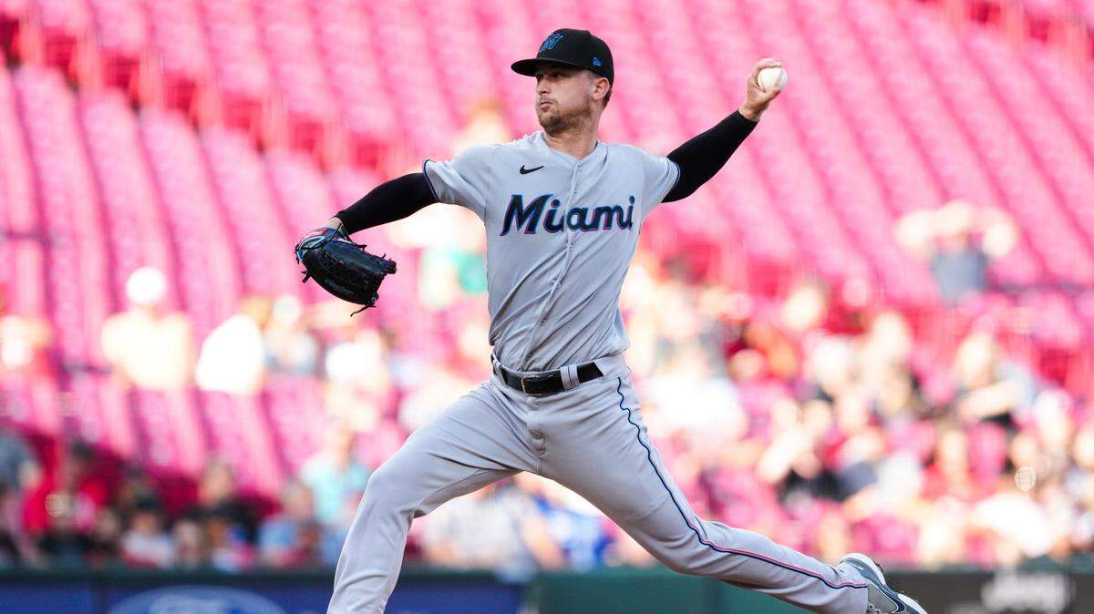 Miami Marlins starting pitcher Braxton Garrett throws during the first inning of the team’s baseball game against the Cincinnati Reds on Wednesday, July 27, 2022, in Cincinnati. (AP Photo/Jeff Dean)