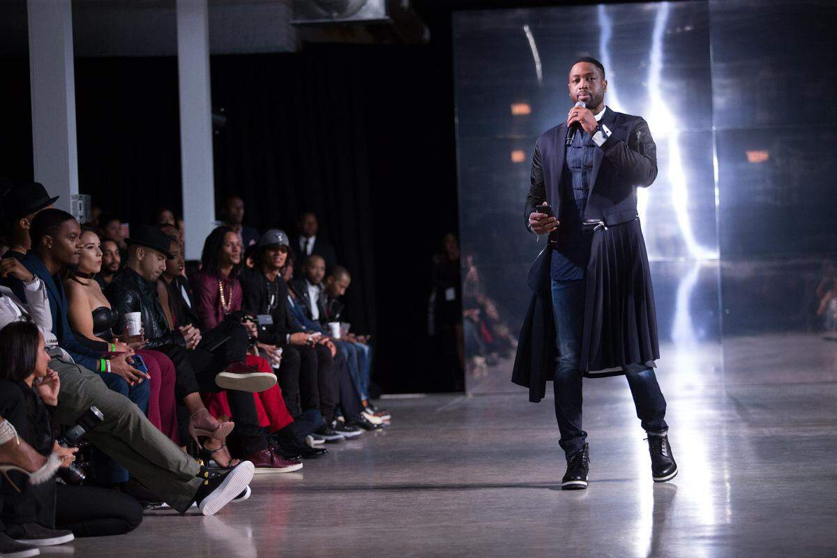 Dwyane Wade at Night on the Runwade in 2017 in Chicago