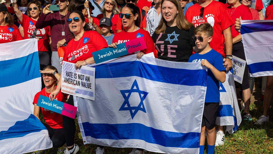 ‘Can’t be silent anymore’: Hundreds march in Aventura to combat surge in antisemitism