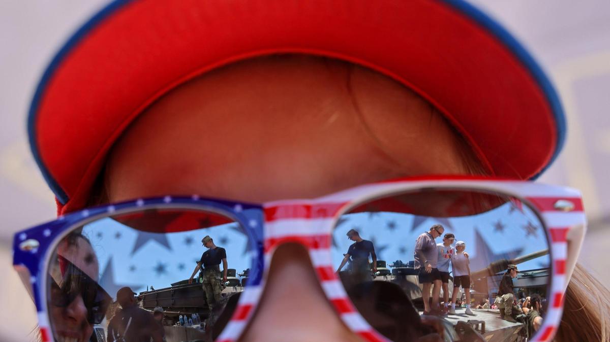 Liam Arias, 4, waits his turn to climb up the Army’s M-1 tank at the 2023 Hyundai Air & Sea Show in Miami Beach on Memorial Day Weekend in this file photo from May 28, 2023. Expect big crowds on South Beach for the 2024 edition May 25-26, 2024.