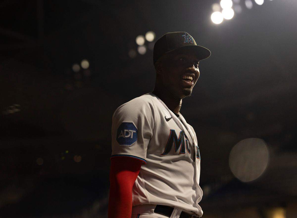 Miami Marlins right fielder Jesus Sanchez (7) walks onto the field before the eighth inning during a baseball game against the New York Mets on Monday, Sept. 18, 2023, at loanDepot Park in Miami, Fla.