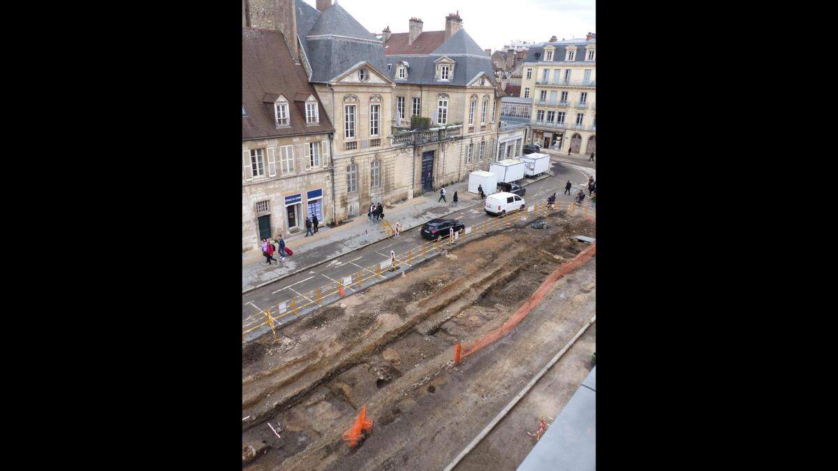 In the city center of Dijon, France, a line of artisanal workshops from the Middle was were discovered.