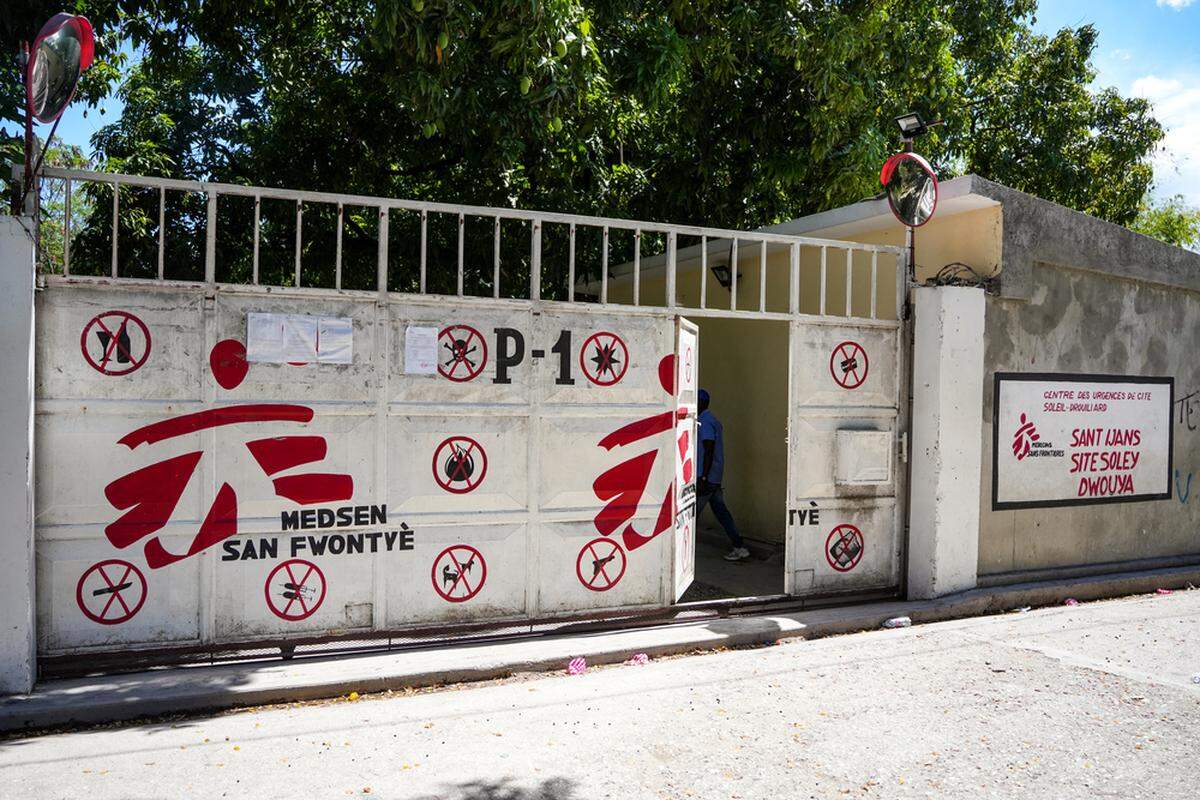 Doctors Without Borders/Médecins Sans Frontières, said Monday, May 11, 2026 that its staff was forced to evacuate and suspend operations at its hospital in the Cité Soleil neighborhood of Port-au-Prince after more than 24 hours of heavy clashes between armed groups.