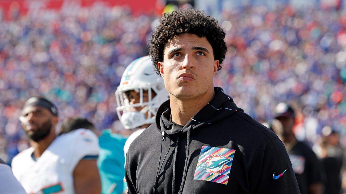 Miami Dolphins linebacker Jaelan Phillips (15) reacts as he looks up at the video board late in the game against the Buffalo Bills at Highmark Stadium in Orchard Park, NY., on Sunday, October 1, 2023.