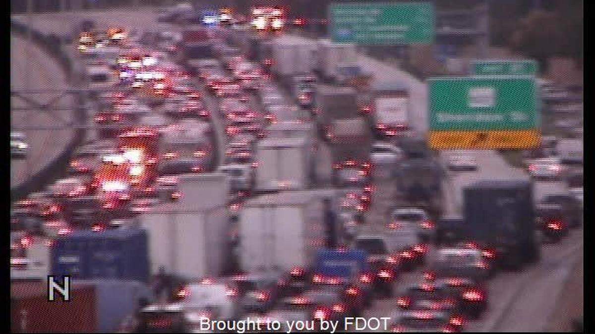 Interstate 95 northbound at Sheridan Street at 9:13 a.m. Monday