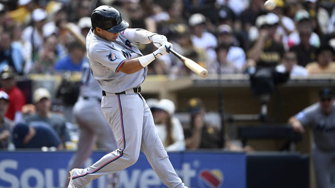 Jake Cronenworth homers twice as red-hot Padres defeat Marlins again