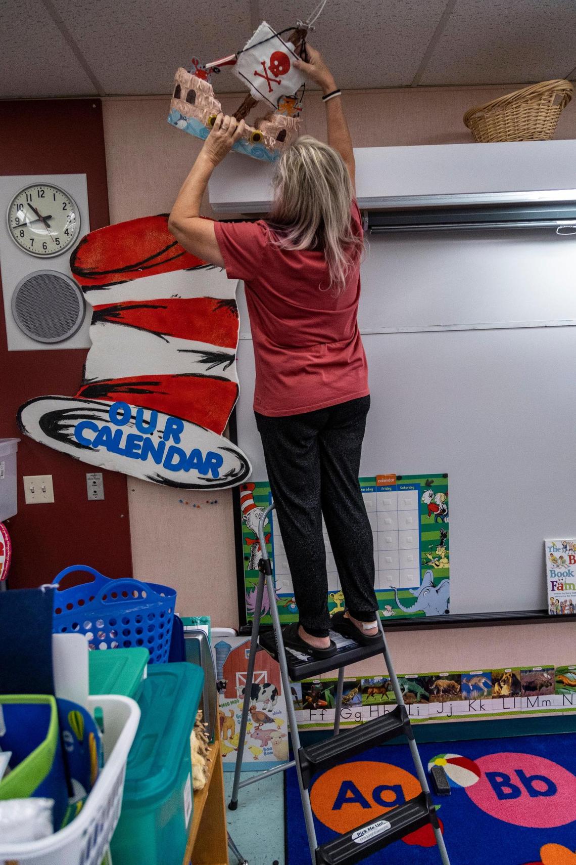 Pembroke Pines, Florida, August 8, 2022- Dr. Denise Soufrine decorates her kindergarten classroom as she prepares for the upcoming school year at Pembroke Pines Elementary in South Florida. Classes for Broward County public school students start Tuesday, Aug. 16.