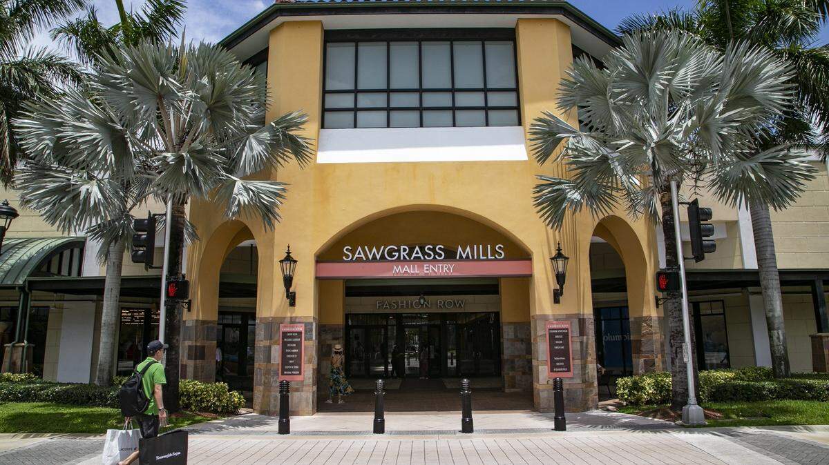 Three places in Sawgrass Mills mall failed state inspection because of rodents and dangerously poorly stored food.