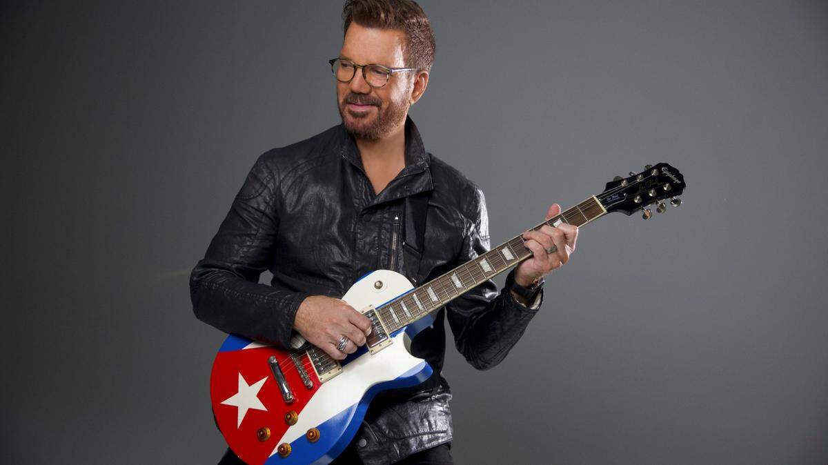 Willy Chirino es uno de los principales en el cartel de la fiesta de la víspera de Año Nuevo en Bayfront el domingo 31 de diciembre de 2023.