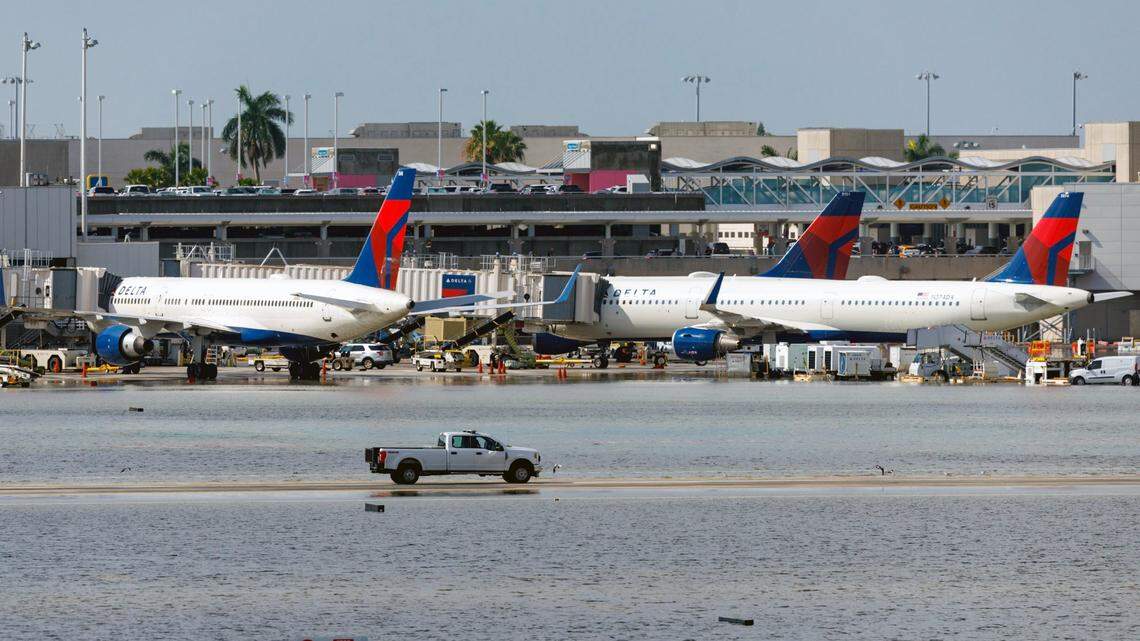 Fort Lauderdale airport to reopen Friday morning; floods trap travelers for hours