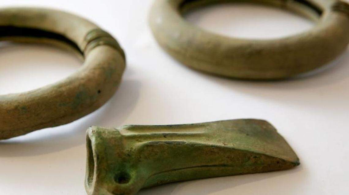 A close up view of the artifacts.