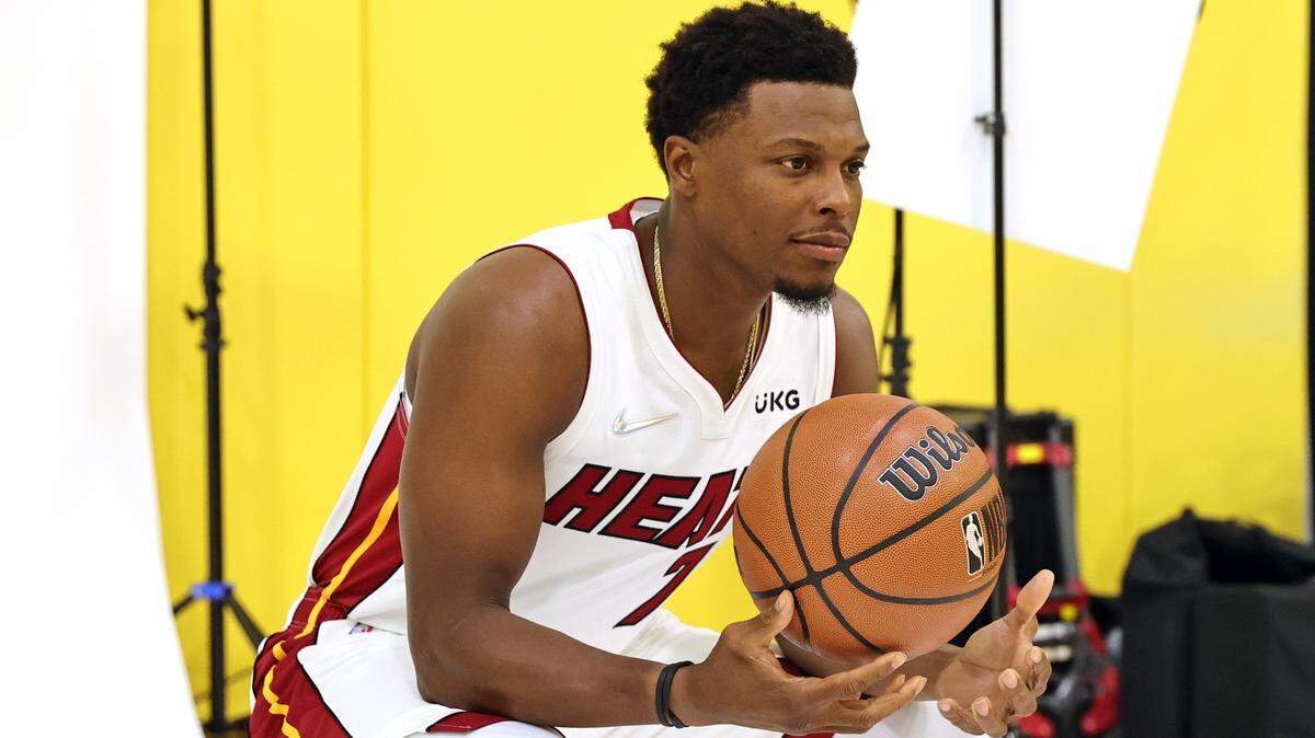 El armador del Heat, Kyle Lowry, posa el Día de la Prensa de la temporada 2021-22 de la NBA en el FTX Arena, el 27 de septiembre de 2021.