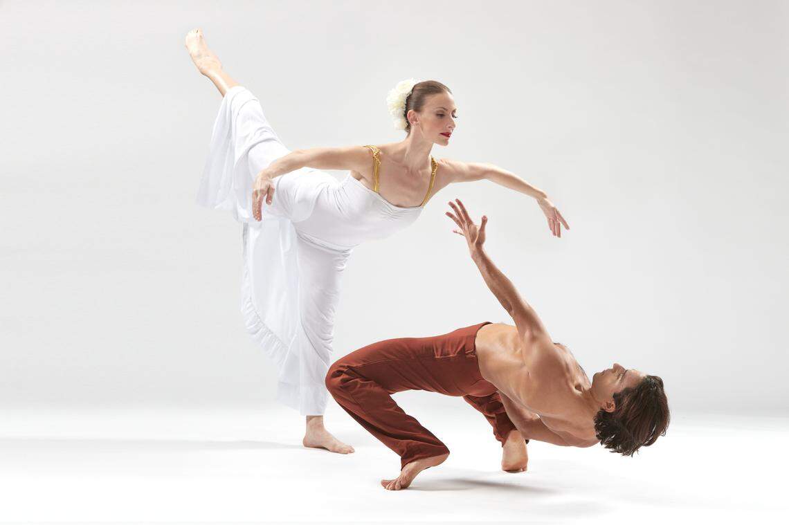 Samantha Hope Galler and Ariel Rose in “Diversion of Angels,” choreography by Martha Graham. (Photo courtesy of Gary James)