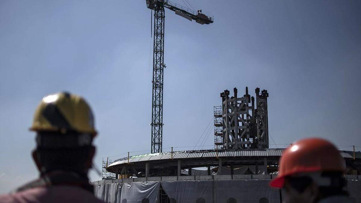 Mexico’s President Andres Manuel Lopez Obrador canceled an airport expansion in Mexico City, a move that frightened potential investors.