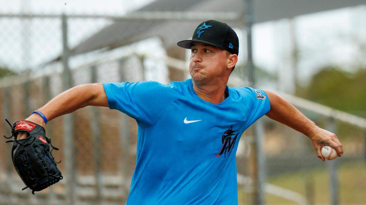 Miami Marlins pitcher Braxton Garrett throws during their spring training workout at Roger Dean Stadium on Tuesday, March 15, 2022 in Jupiter, FL.