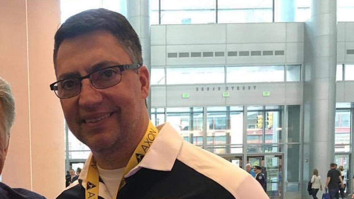 Florida International University Deputy Police Chief Benjamin Guerrero, pictured here at a school event, was jailed early Saturday after cops say he attacked off-duty officers at a Coral Gables restaurant.