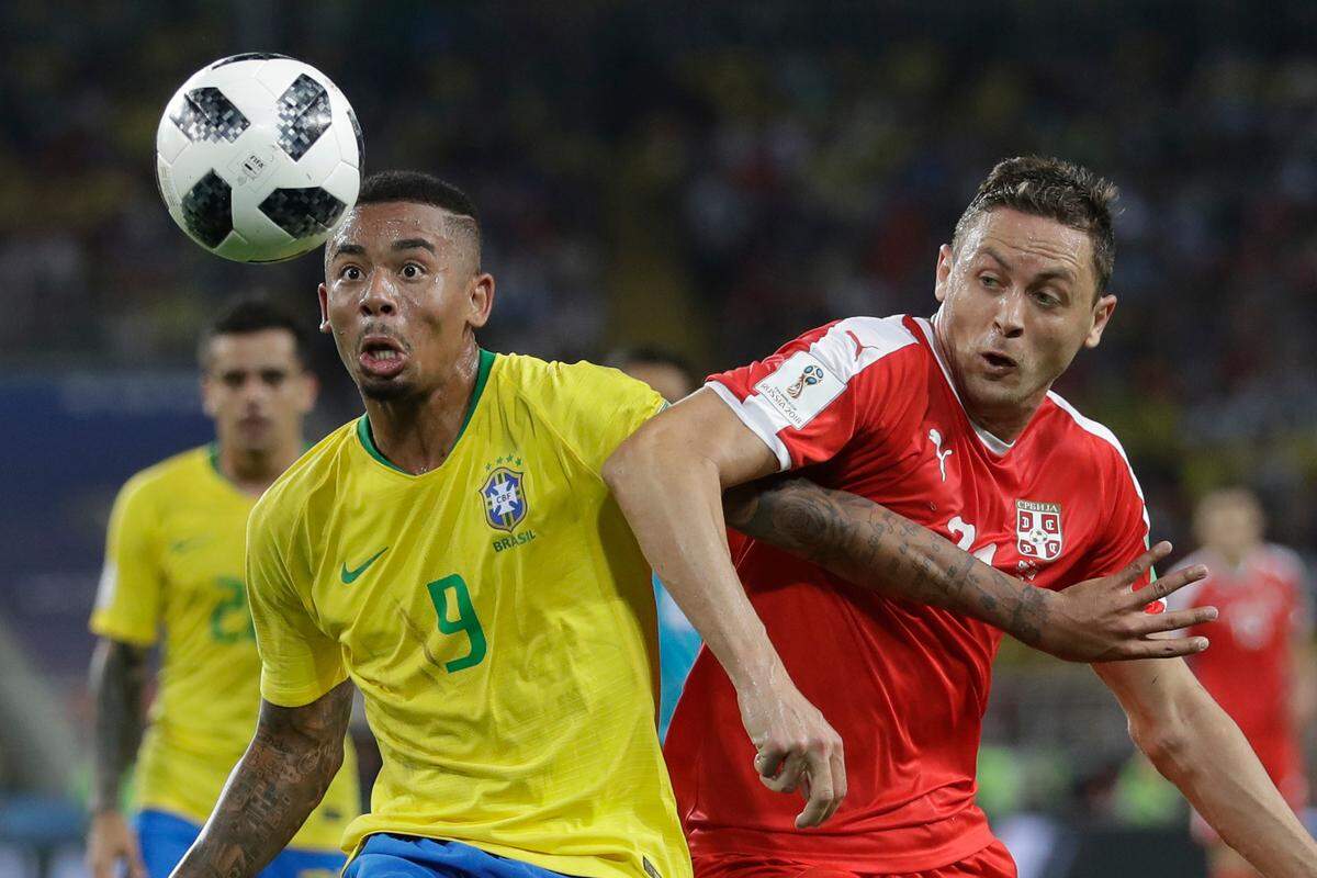 Brazil's Gabriel Jesus, left, fights for the ball with Serbia's Nemanja Matic during the group E match between Serbia and Brazil, at the 2018 soccer World Cup in the Spartak Stadium in Moscow, Russia, Wednesday, June 27, 2018.