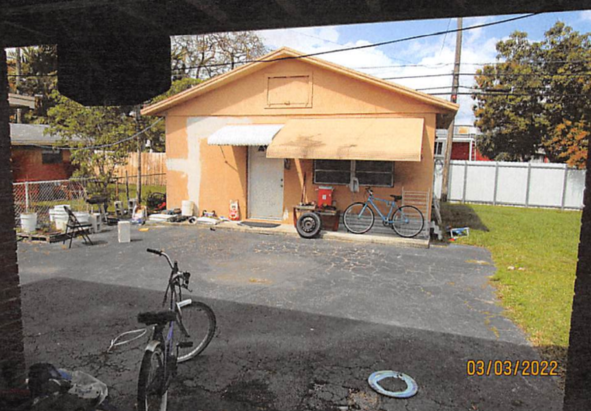 This is an example of an efficiency in an external area of a house.