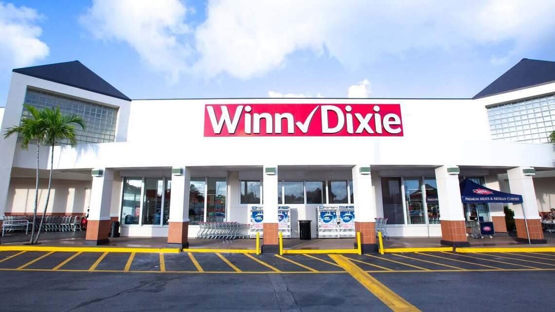 A landmark Winn-Dixie on Bird Road closed and seeks a ‘smooth transition’