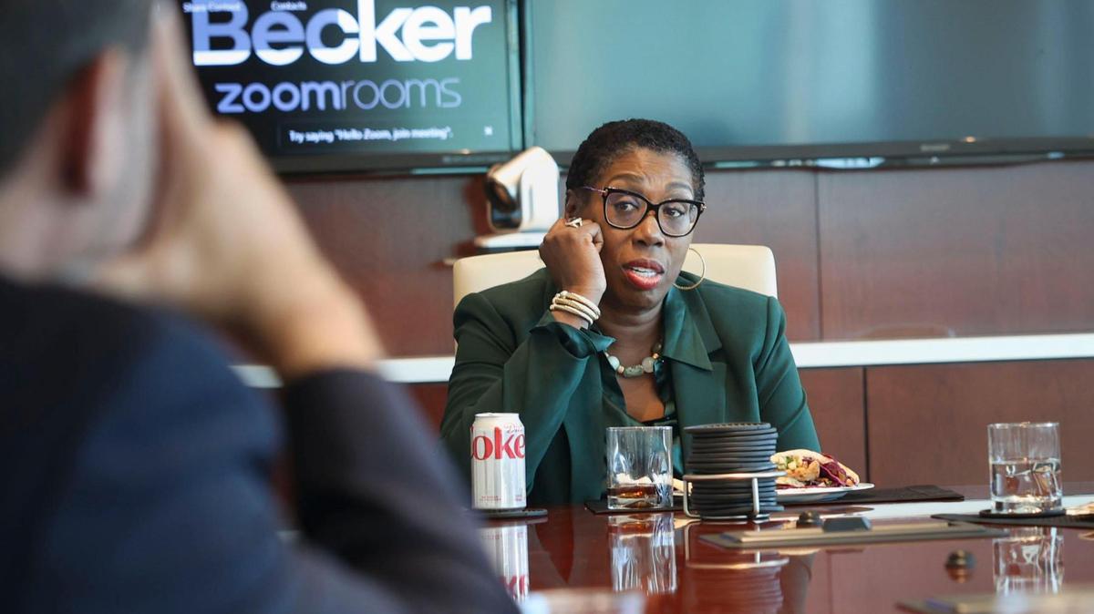La abogada Yolanda Cash Jackson, oriunda de Liberty City, es la presidenta del Beacon Council en 2022-2023.