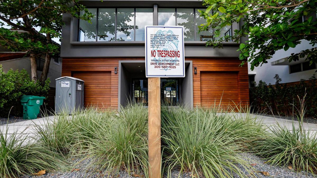 ‘King of Coconut Grove’ faces foreclosure. His buyers could lose their homes
