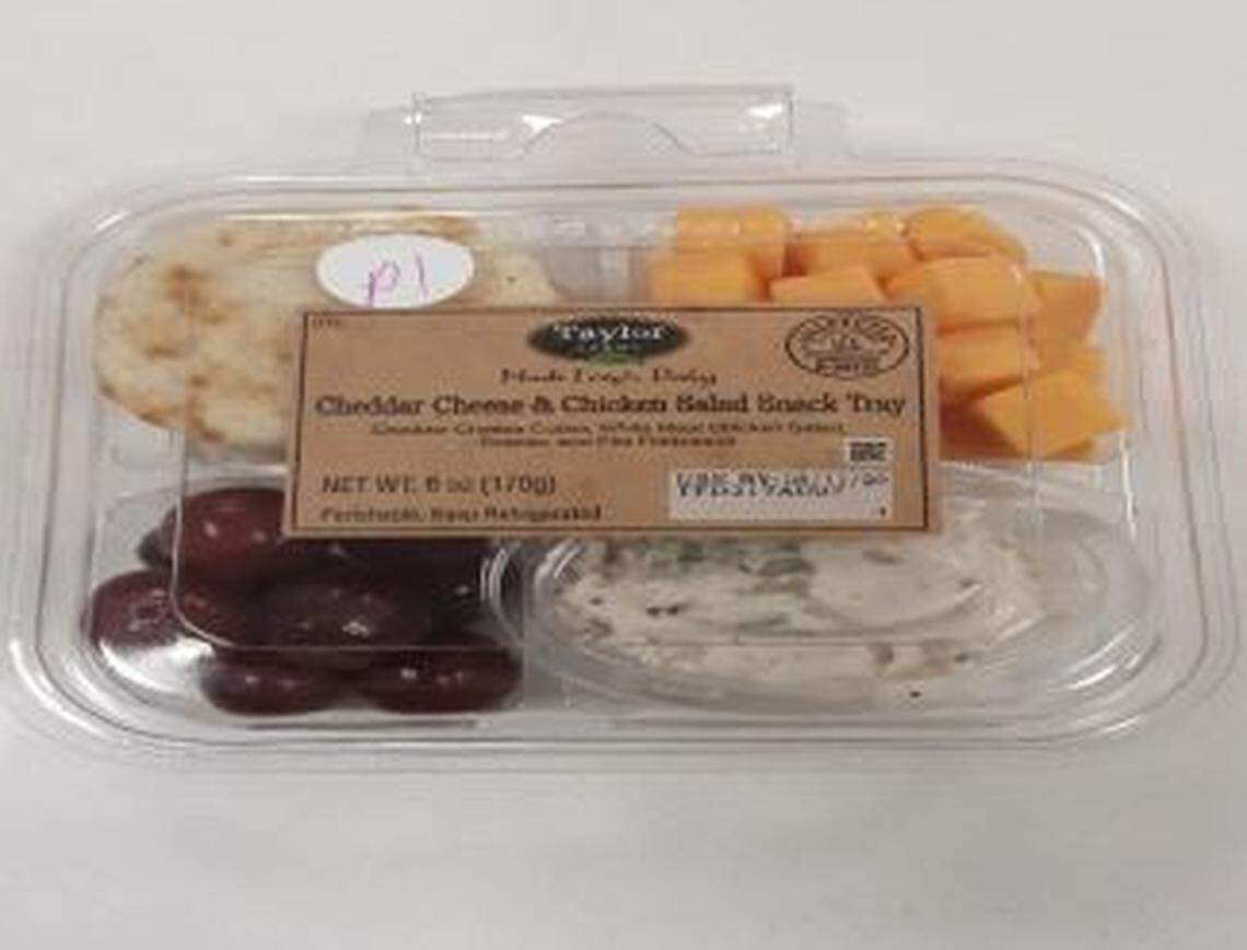Taylor Farms Cheddar Cheese & Chicken Salad Snack Tray