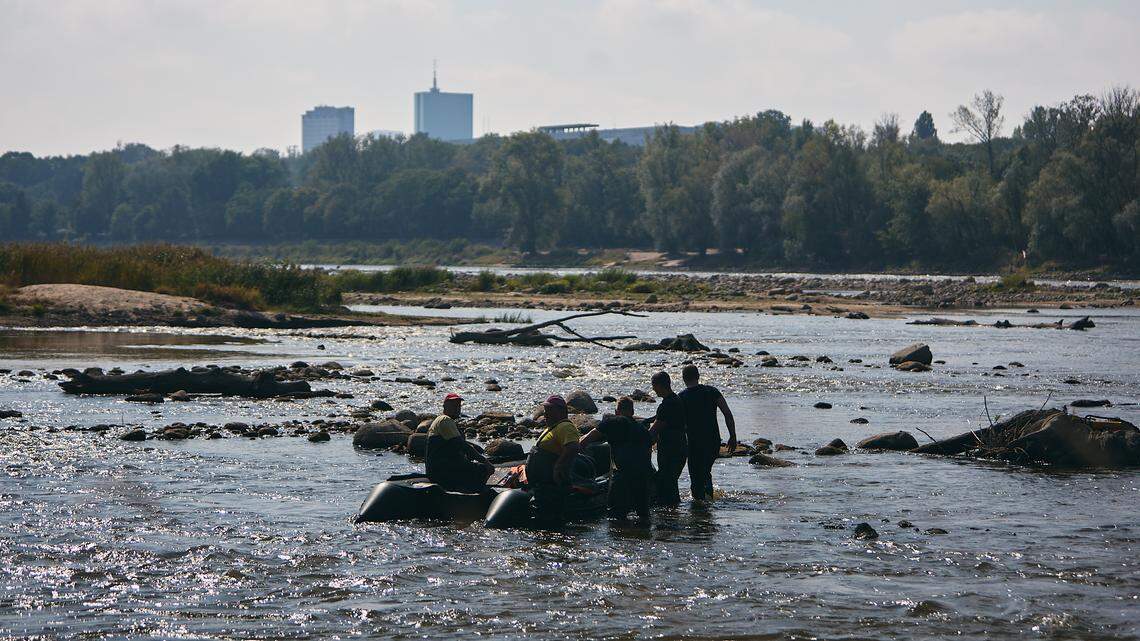 Falling river levels have revealed more architectural elements from a destroyed 17th-century palace.