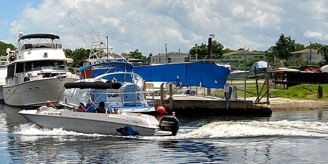 Boaters who break the “no-wake” law on the Miami River by exceeding the speed limit can endanger wildlife and other boats, residents say.