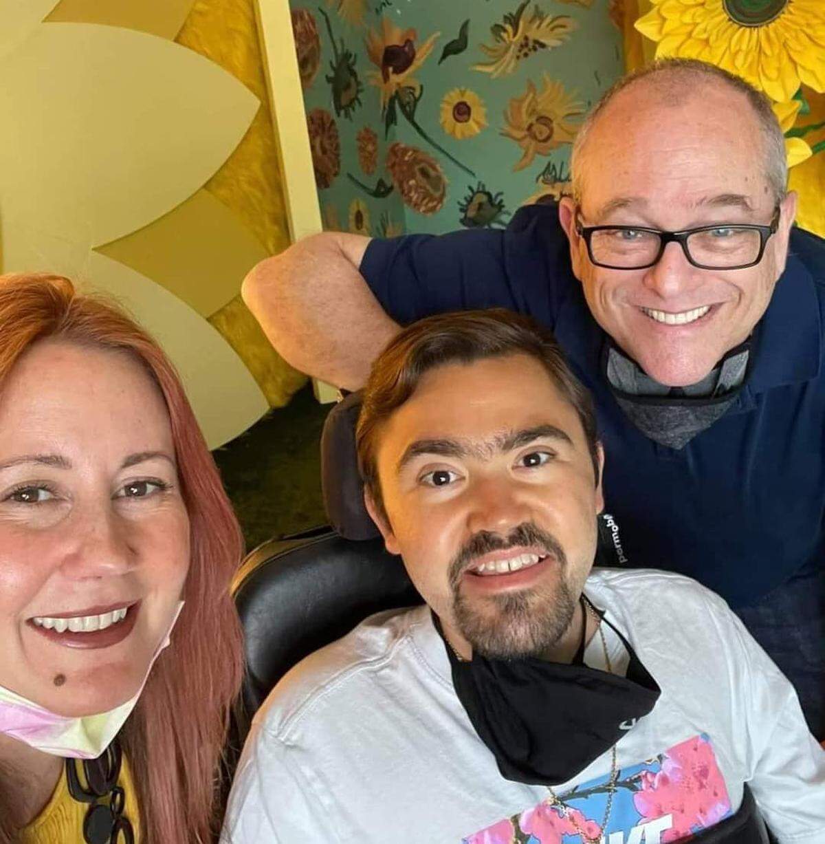 Annie Ortiz, Luis Bermúdez (center, and Frankie Kleiman all died in the Surfside collapse. Ortiz, who was Bermúdez mother, had recently married Kleiman, her longtime boyfriend.