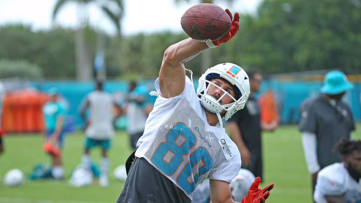 Wide receiver Danny Amendola has made a smooth transition from the Patriots’ offense to the Dolphins’ this summer.