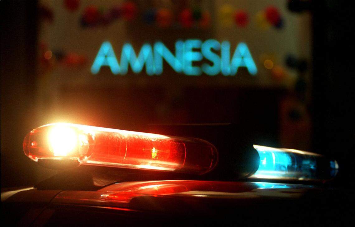 In 1995, the scene in front of Amnesia.