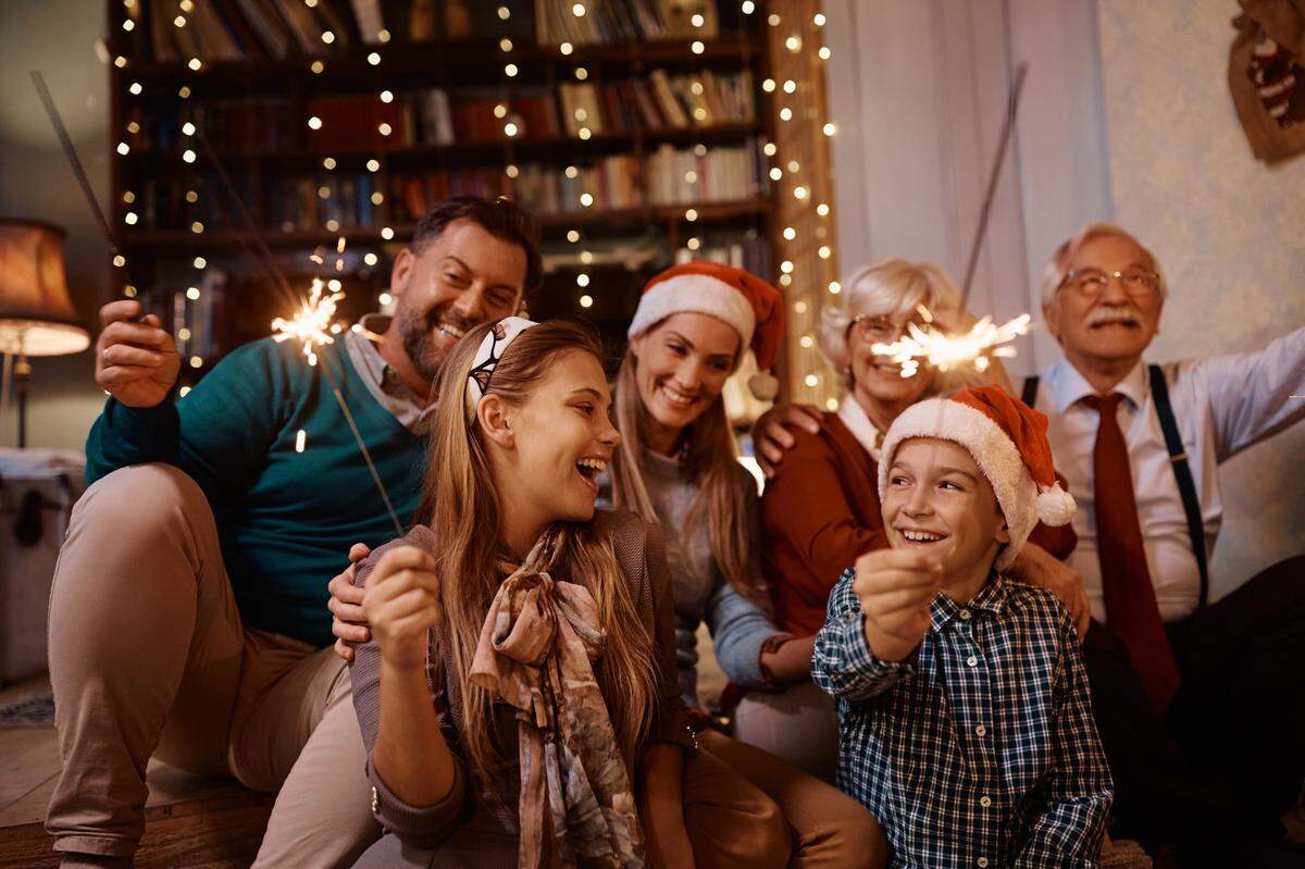 family celebrating new year's eve