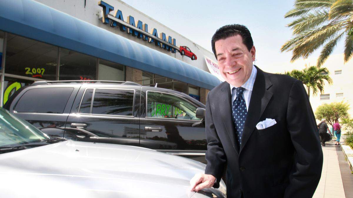Carlos Planas at his Tamiami Chrysler-Jeep dealership in 2008.