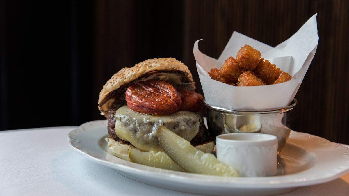 Behold The Loyal’s signature Piedmontese burger featuring the 22-step tomato.