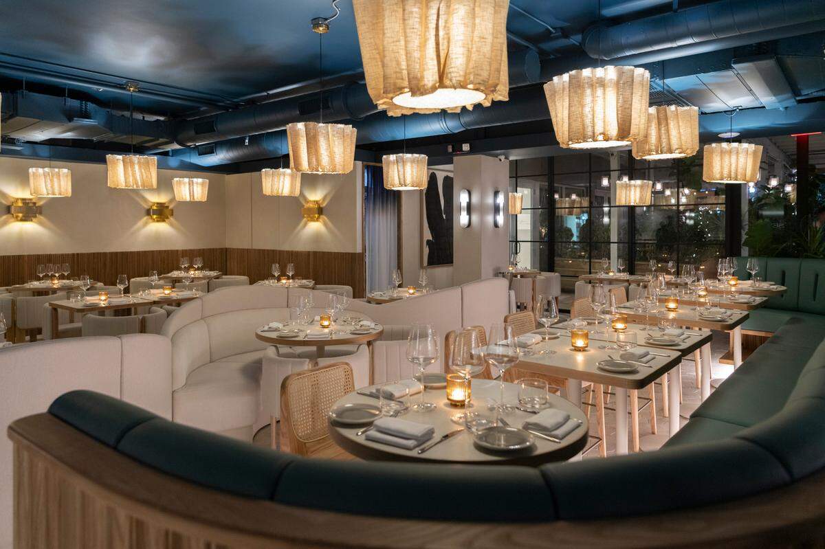 The interior of Sereia in Coconut Grove.