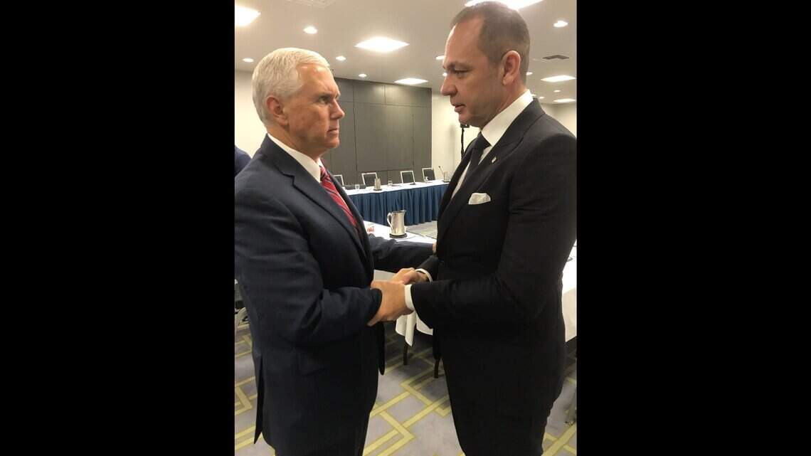 Rivera aconseja a un venezolano adinerado que engañe al Herald sobre la reunión con Pence