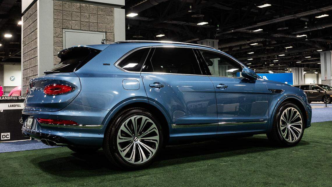 The Bentley Bentayga Hybrid at the 2022 Washington, DC Auto Show.