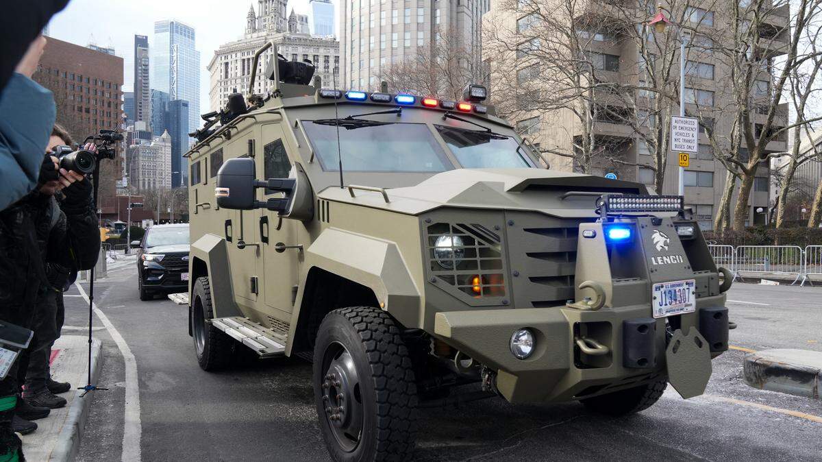 A convoy believed to be carrying ousted Venezuelan president Nicolas Maduro departs the Daniel Patrick Moynihan United States Courthouse after Maduro attended his arraignment hearing on January 5, 2026 in New York. Deposed Venezuelan president Nicolas Maduro pleaded not guilty to charges of narco-terrorism in a New York court on Monday, two days after being snatched by US forces in a stunning raid on his home in Caracas. Maduro, 63, told a federal judge in Manhattan that he had been "kidnapped" from Venezuela and said "I'm innocent, I'm not guilty," US media reported. (Photo by Bryan R. SMITH / AFP via Getty Images)