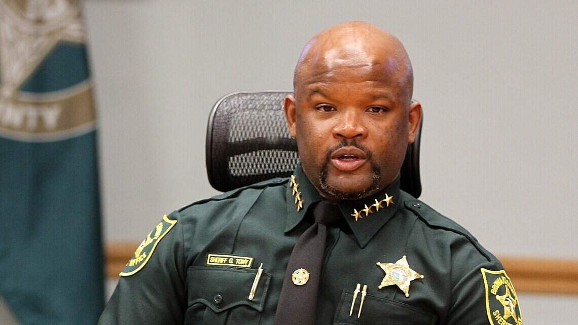 ‘He was dead in my eyes.’ Broward Sheriff Gregory Tony brings man in car back to life.