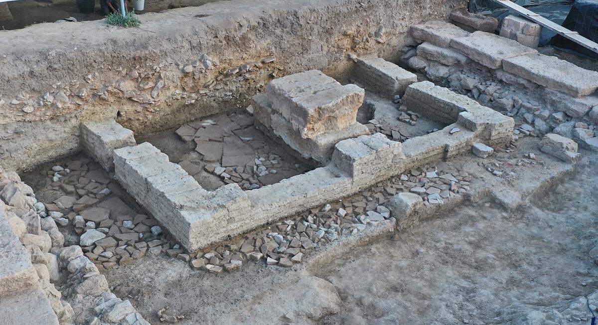 Mud brick walls were put in place after the temple partially burned down.