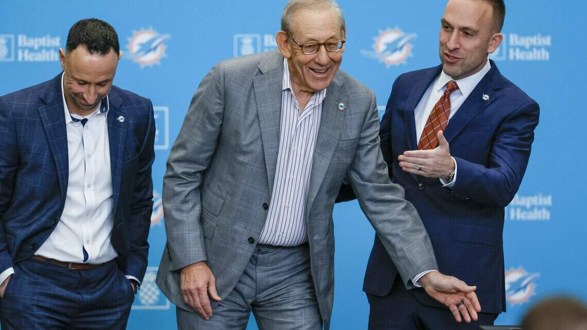 Dolphins owner Steve Ross continues selling off pieces of his sports empire